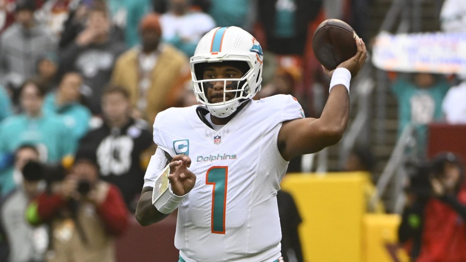 Lofty contract extension puts pressure on Tua Tagovailoa