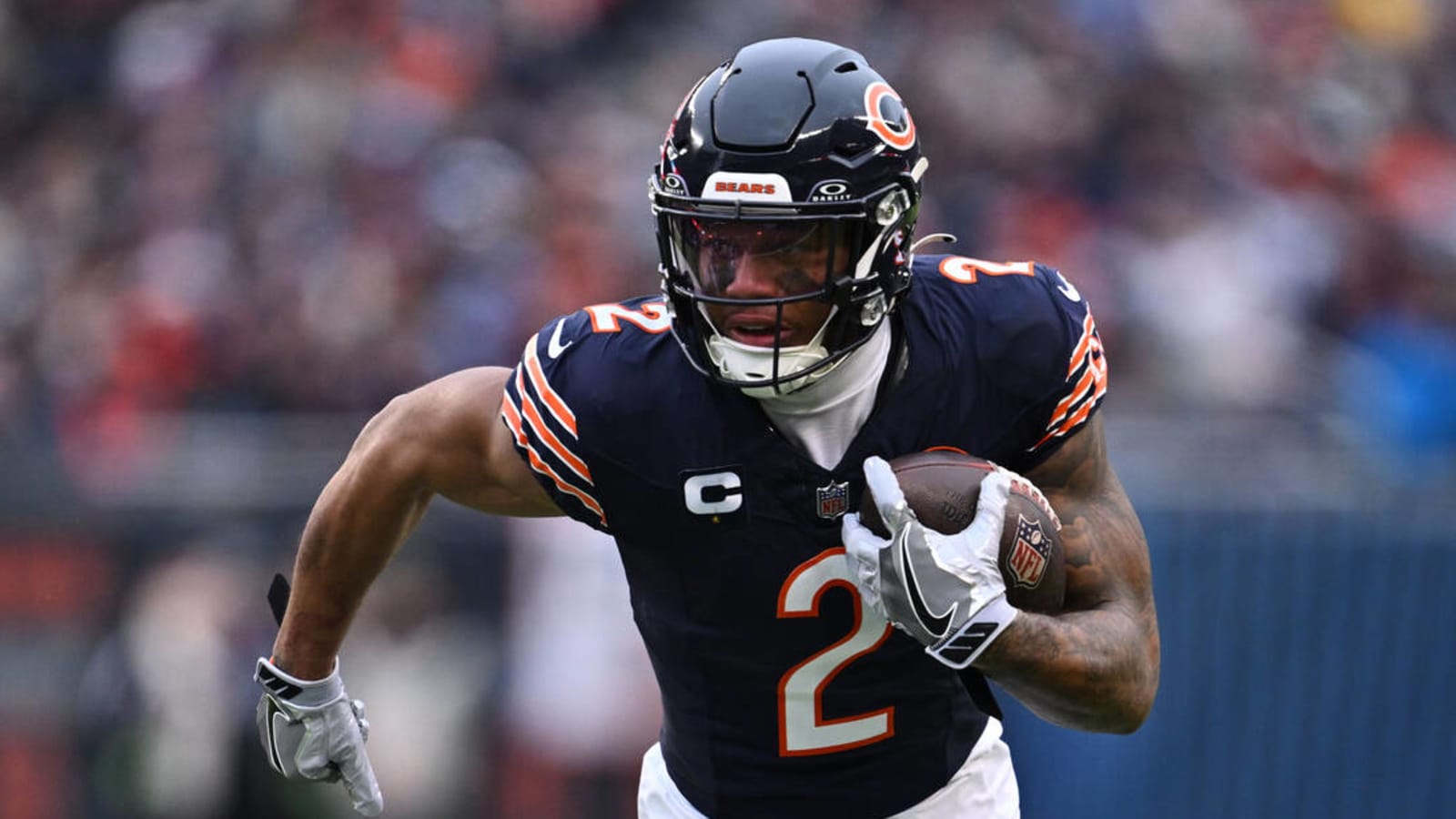 WR D.J. Moore makes plea for Bears to keep QB Justin Fields Yardbarker