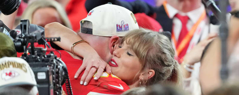 Fan speculation runs rampant that Taylor Swift&#39;s new Eras Tour set references Travis Kelce