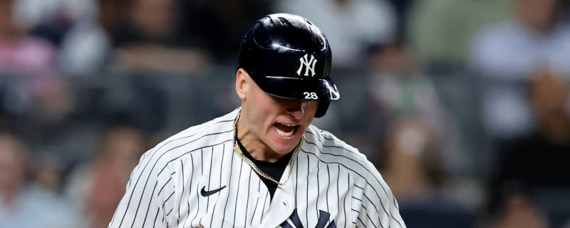 Watch: Benches empty between Yankees and Rays