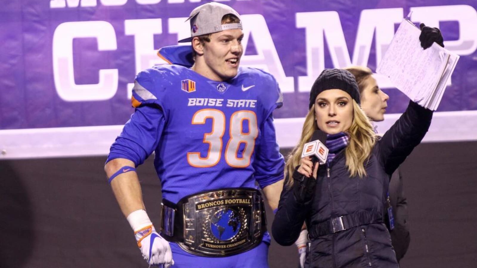 Boise State Football Legend Leighton Vander Esch Retires From NFL