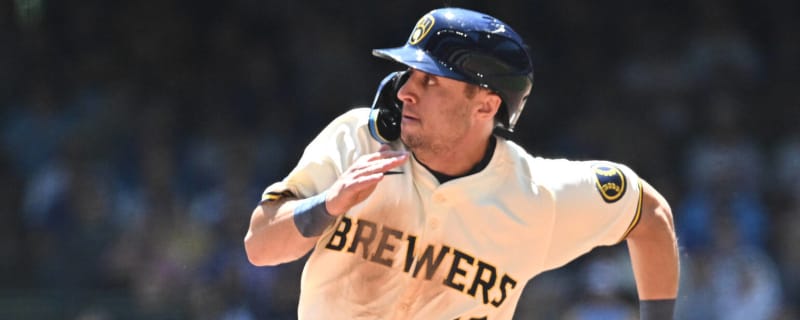 Watch: Brewers OF turns on the jets for early lead vs. Cubs
