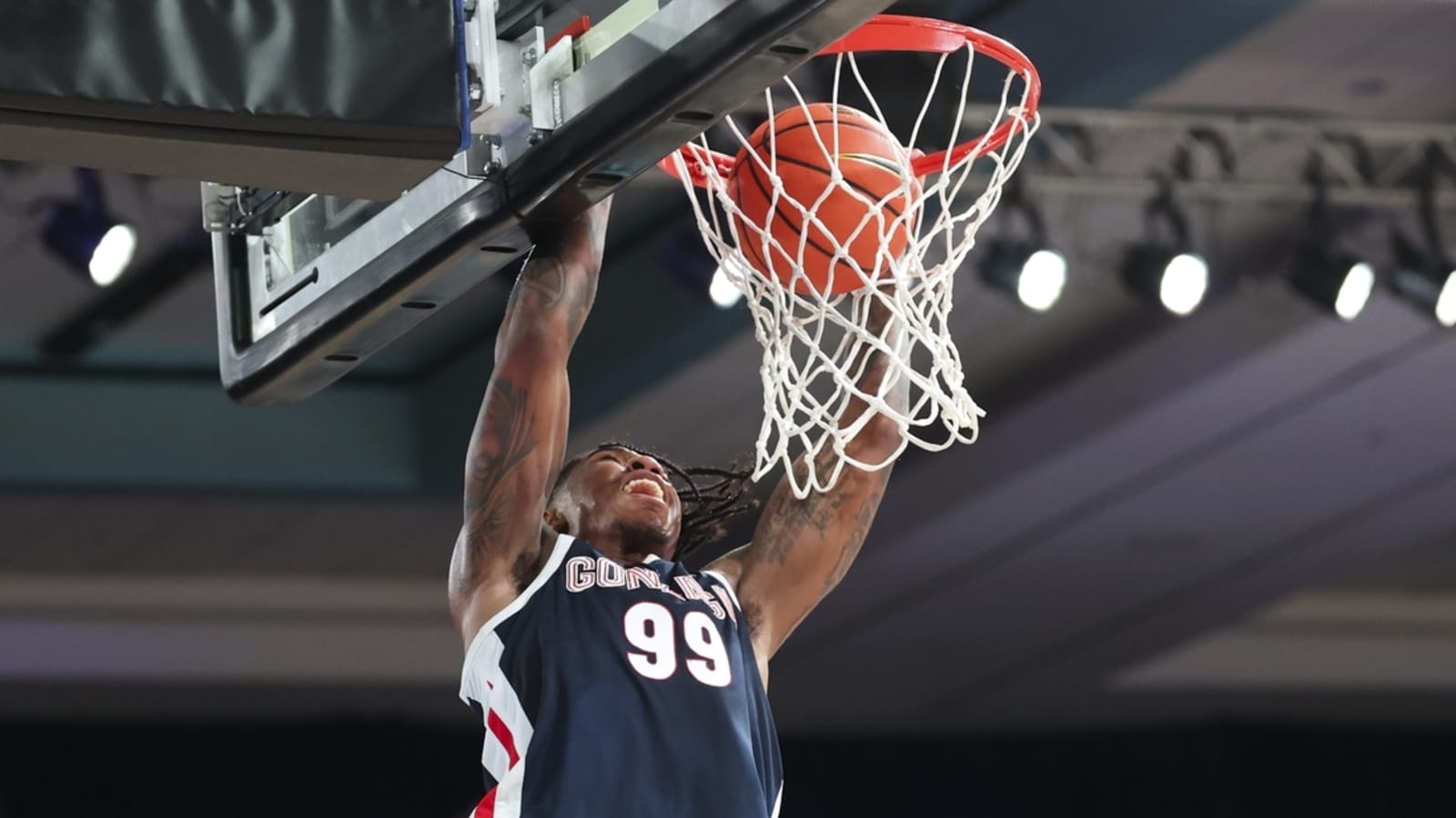 Ben Gregg excels as No. 3 Gonzaga trounces Davidson