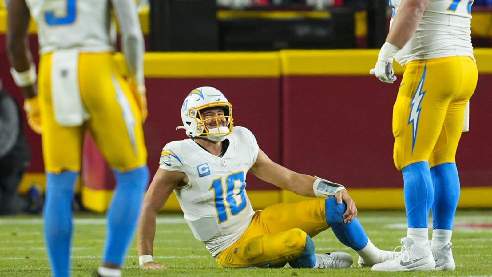 Chargers QB Justin Herbert dealing with ankle injury, leg contusion