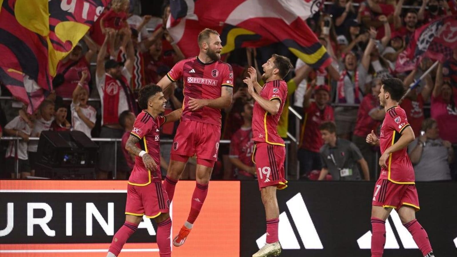 Joao Klauss scores twice, St. Louis City extends run