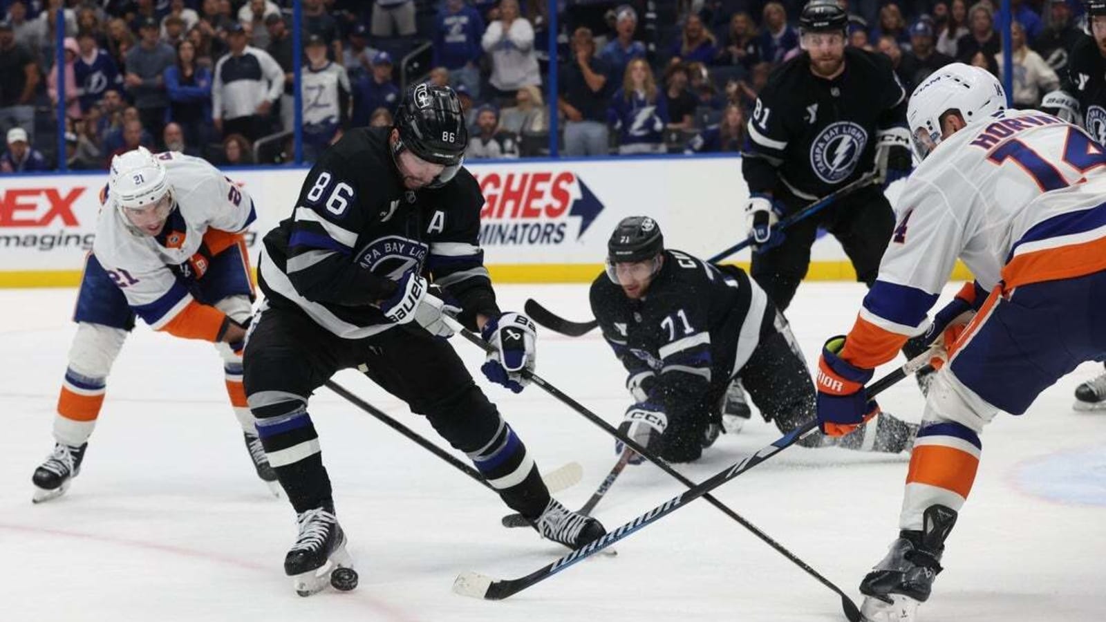 Lightning put hot streak on line against struggling Senators