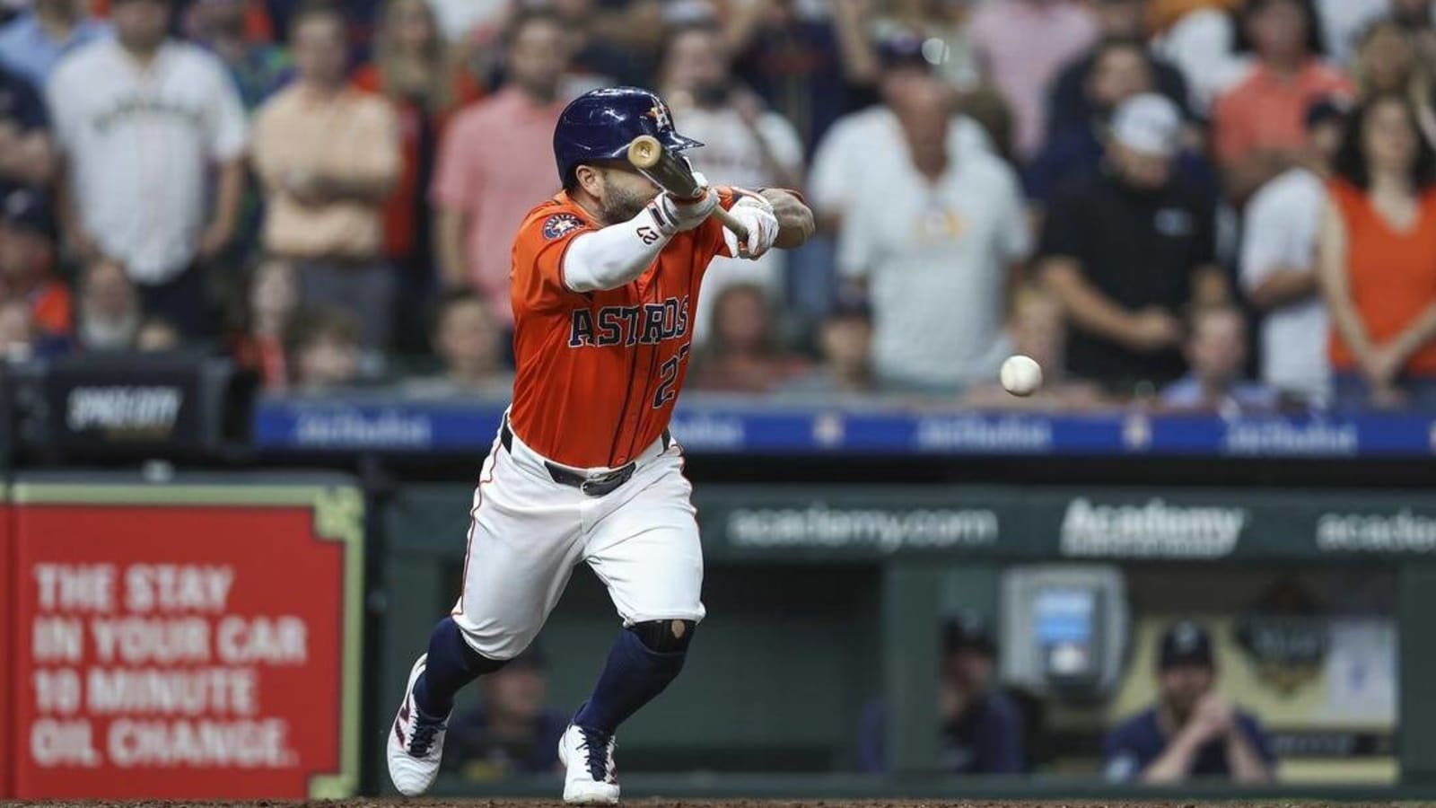 In role reversal, improving Astros host first-place Mariners