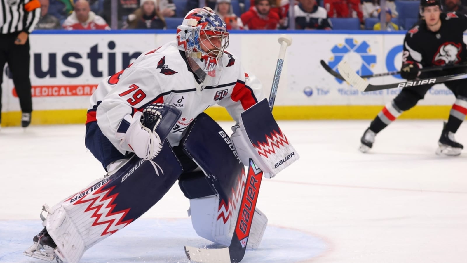 Capitals G Charlie Lindgren (upper-body) back at practice
