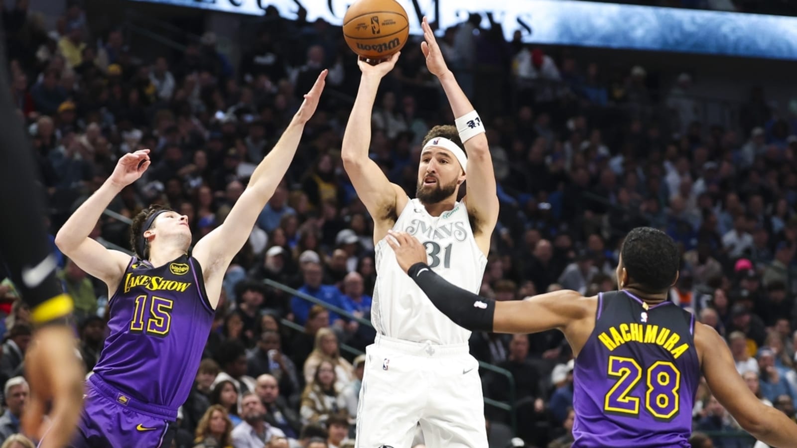 Quentin Grimes&#39; 23 points lead Mavericks past Lakers