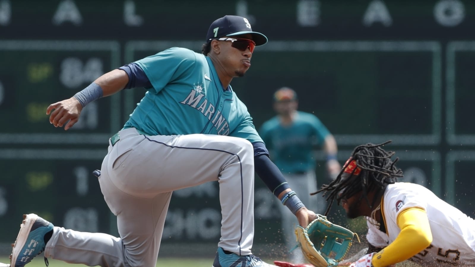 Mariners eager to get offense going vs. Pirates