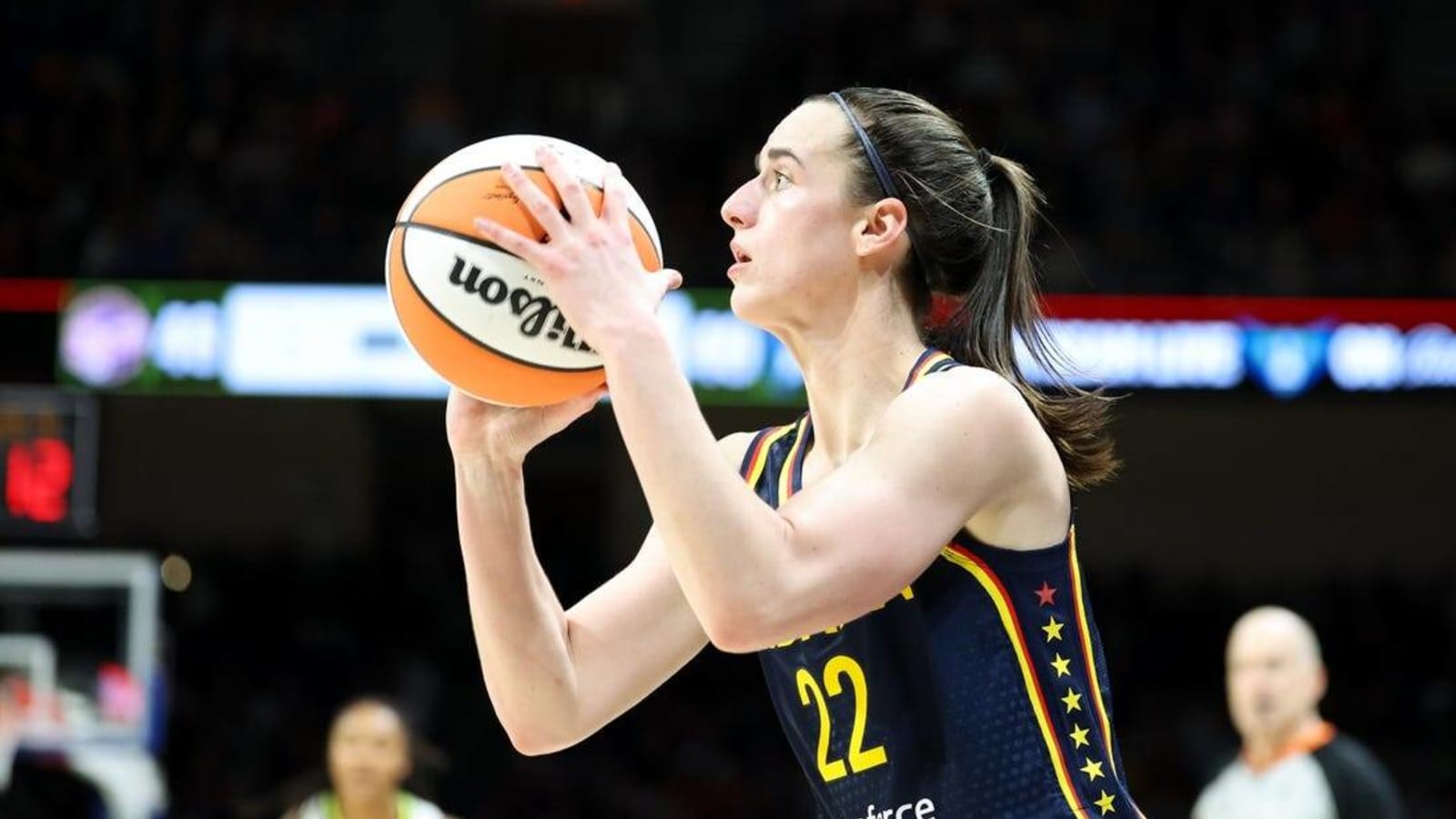 Caitlin Clark scores 21 in first preseason game as a pro