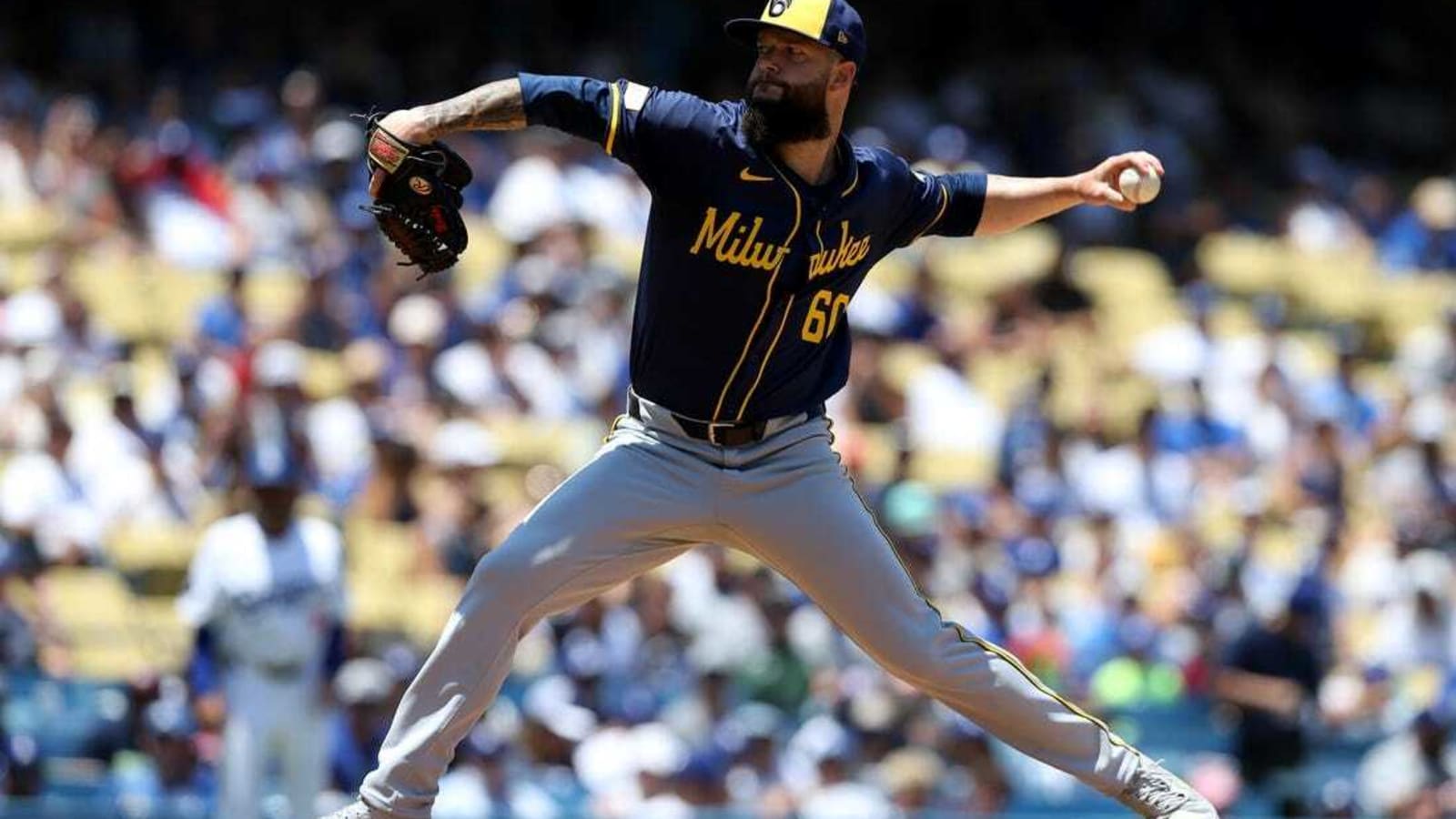 Brewers blast Dodgers to avoid sweep