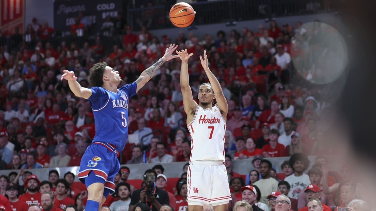 No. 3 Houston beats Kansas, sets Big 12 single-season wins mark