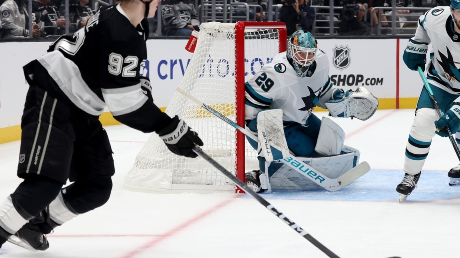 Warren Foegele tallies twice as Kings top winless Sharks