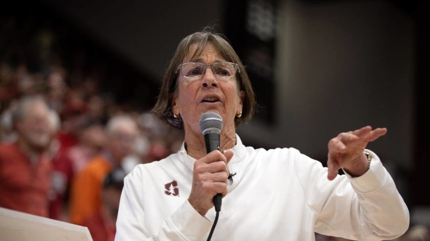 Stanford names basketball court for Tara VanDerveer