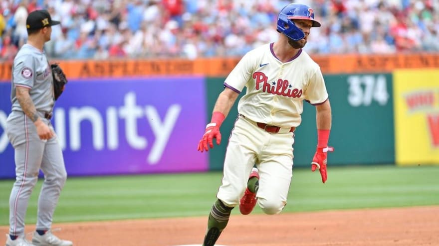 Aaron Nola earns sixth win as Phillies cruise past Nationals