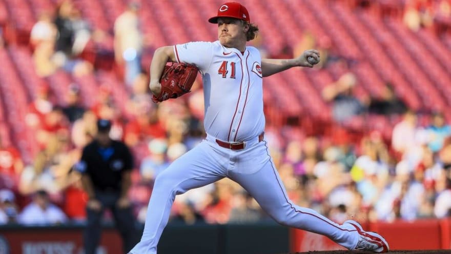 Andrew Abbott dominates Reds get past Padres 2-0