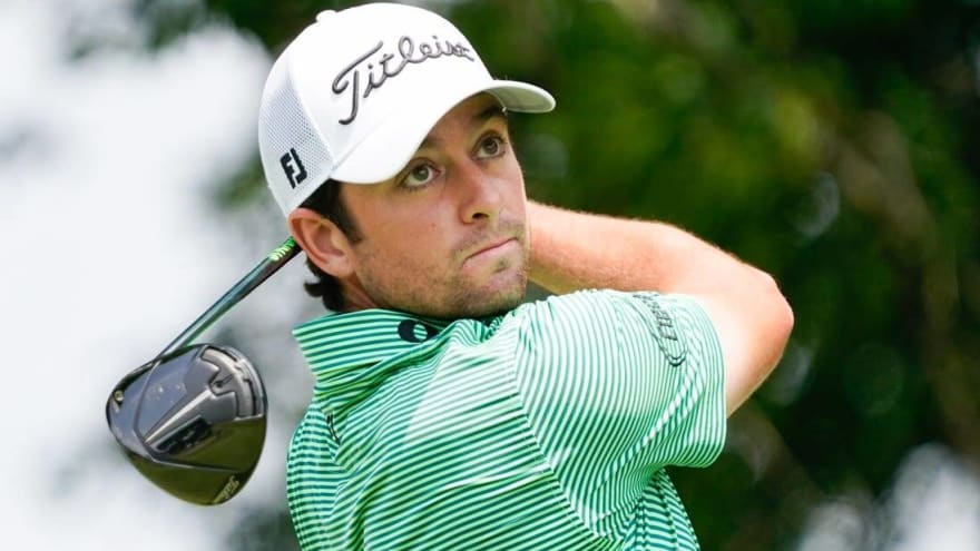 Davis Riley moves to 10 under for Charles Schwab lead