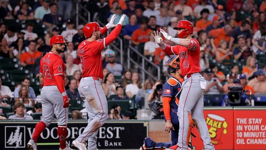 Seven-run inning propels Angels past Astros