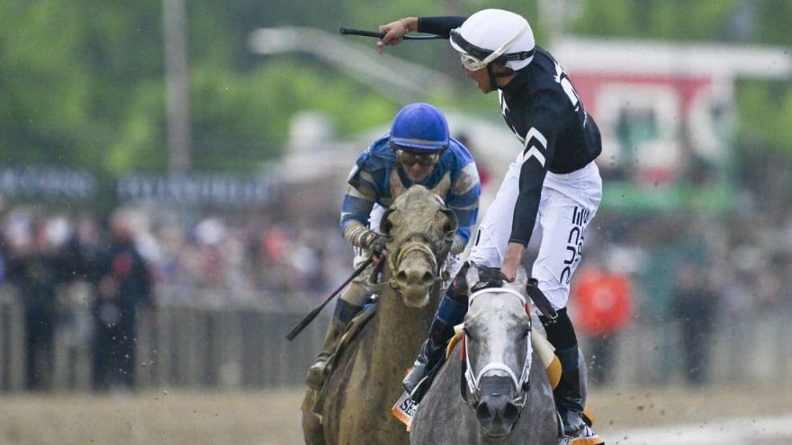 Seize the Grey wins in muddy Preakness