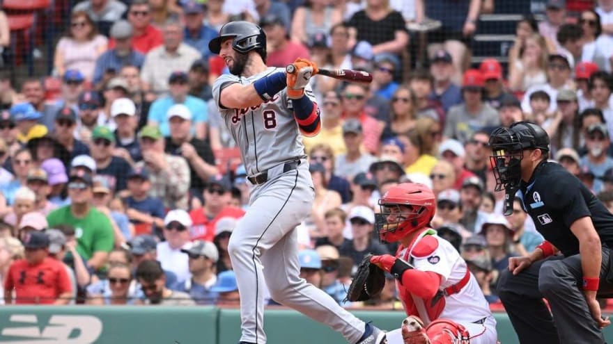 With 4-run 10th, Tigers split series with Red Sox