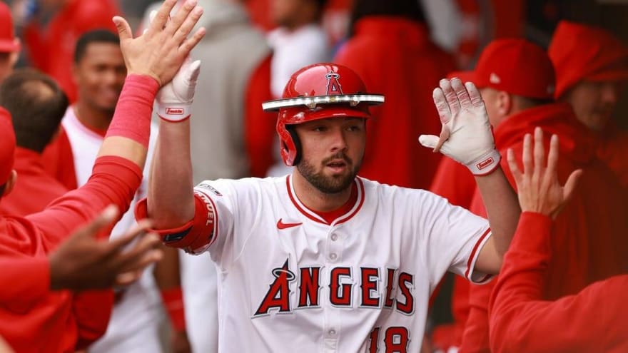 Angels belt three homers, take finale vs. Cardinals