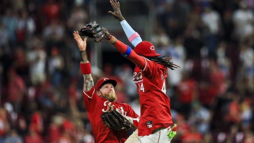 Reds vie to sweep Dodgers, win season series