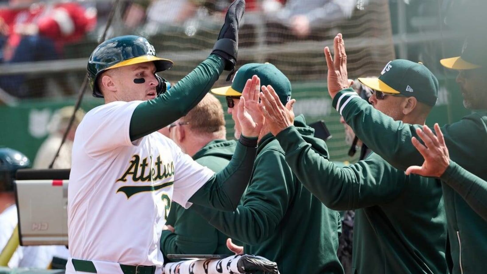 A&#39;s rally from 5-run deficit, win series against Nats