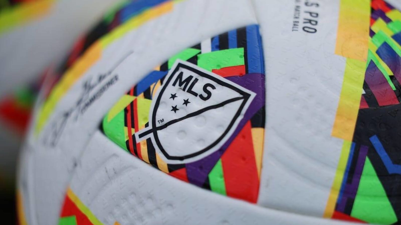 CF Montreal sign two teen midfielders