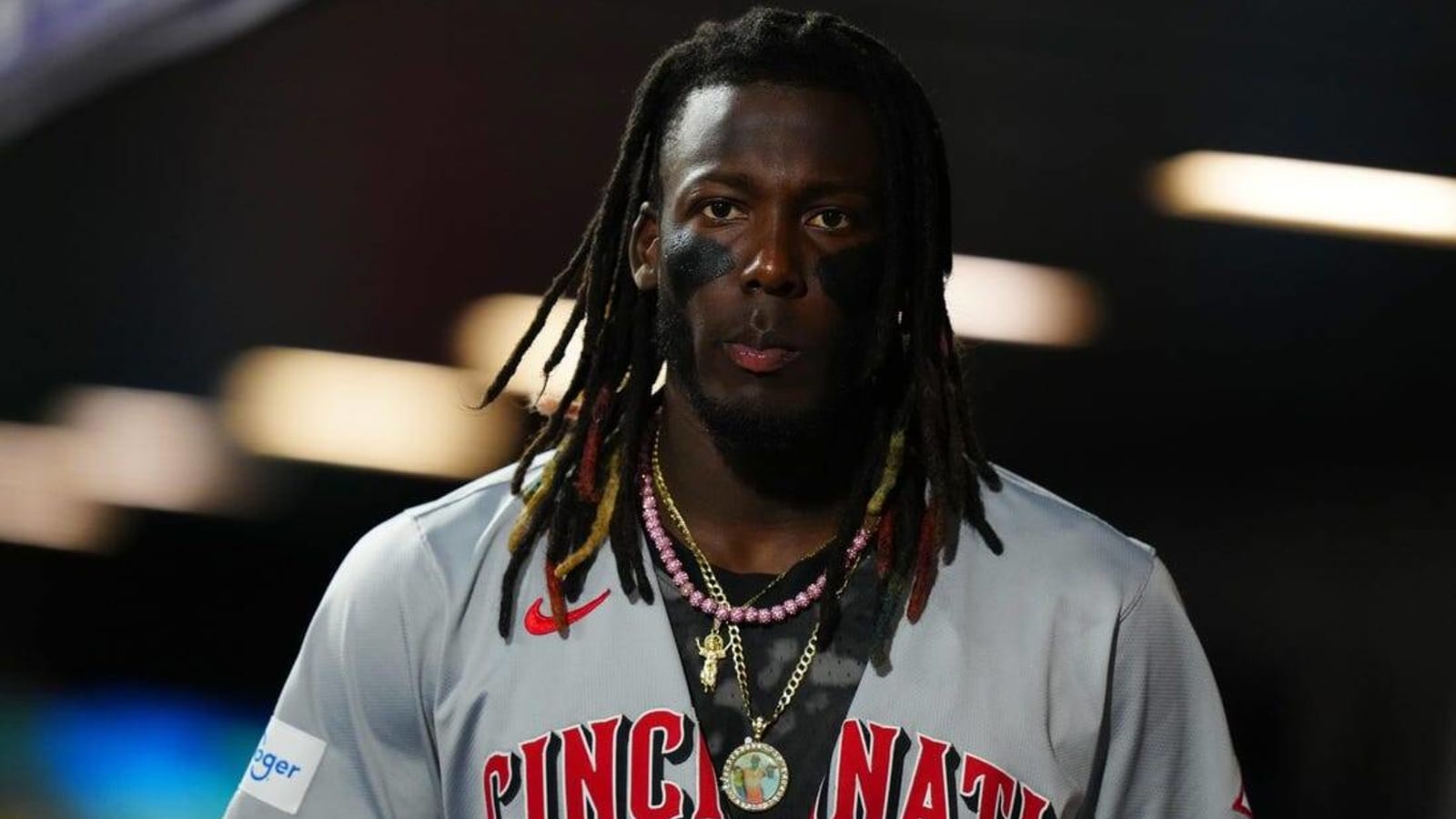 Offense, pitching put Reds in position to sweep Rockies