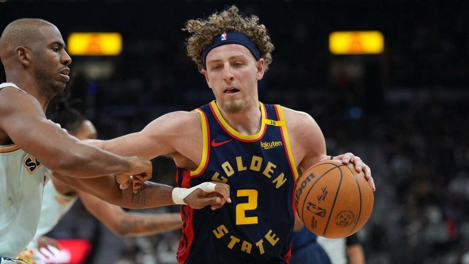 Warriors dismantle Spurs, move up in West playoff race