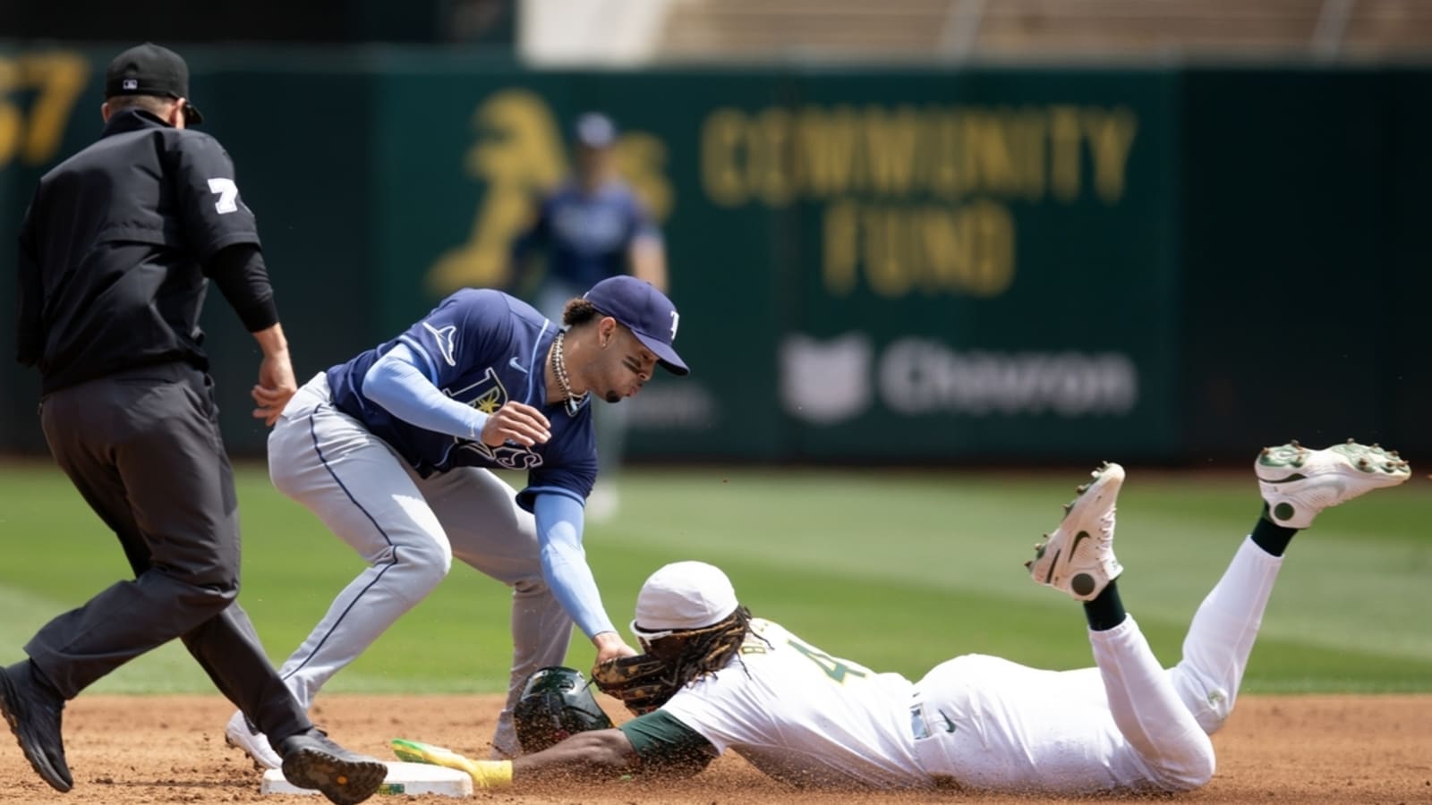 A&#39;s shut down Rays to salvage four-game split