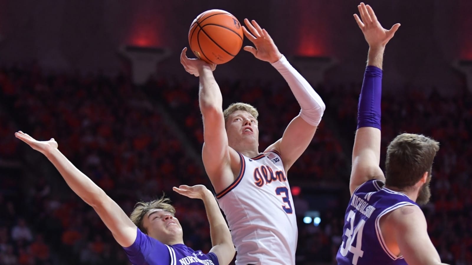 No. 17 Illinois uses balanced scoring to coast past Northwestern