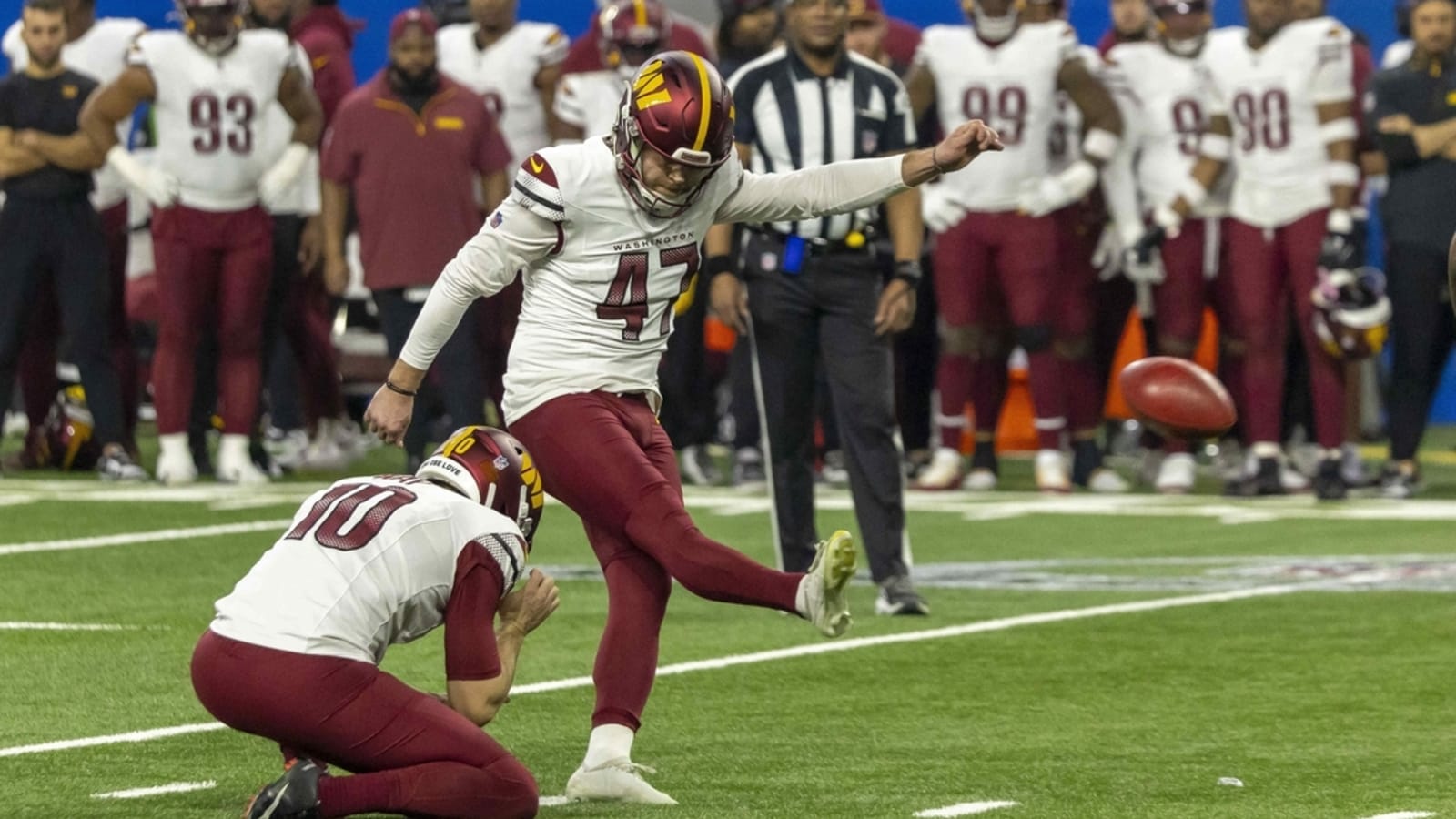 Commanders re-sign K Zane Gonzalez