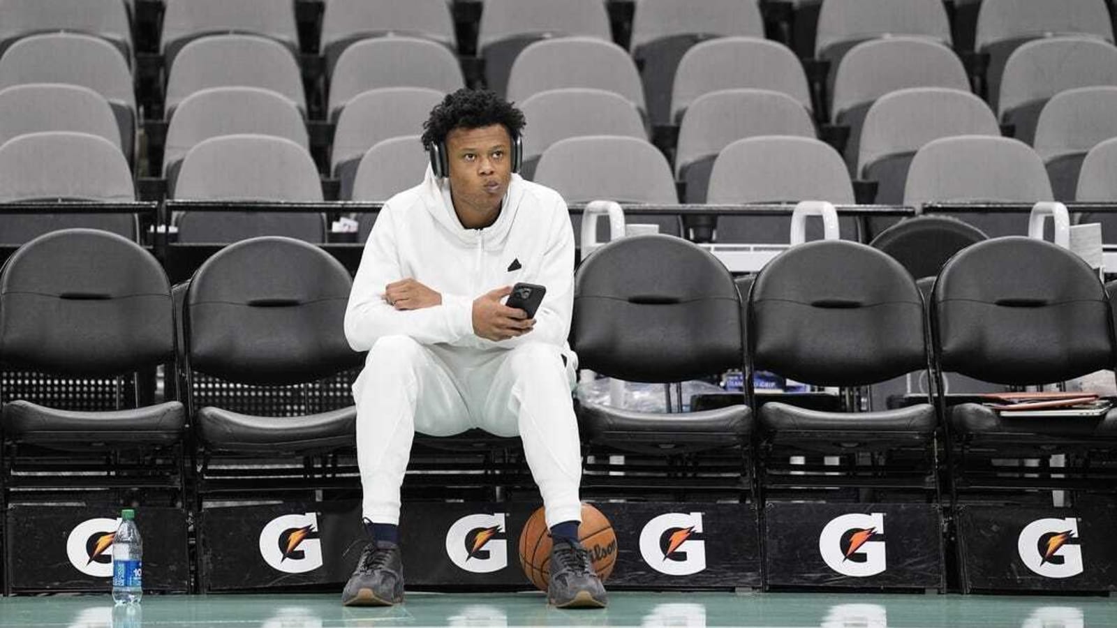 Timberwolves G Jaylen Clark cleared to play after missing last season