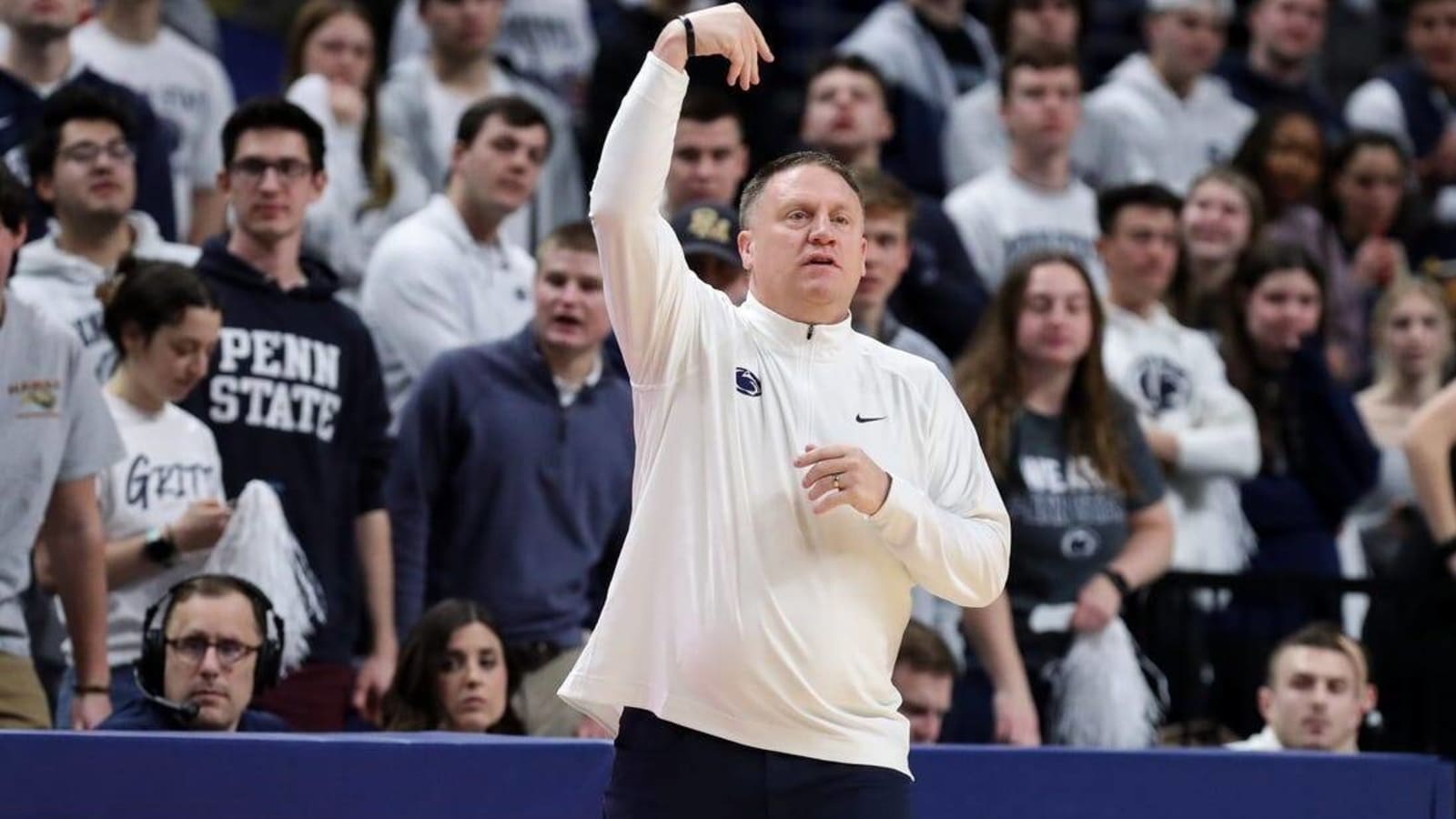 Penn State returns to Rec Hall to face No. 12 Illinois