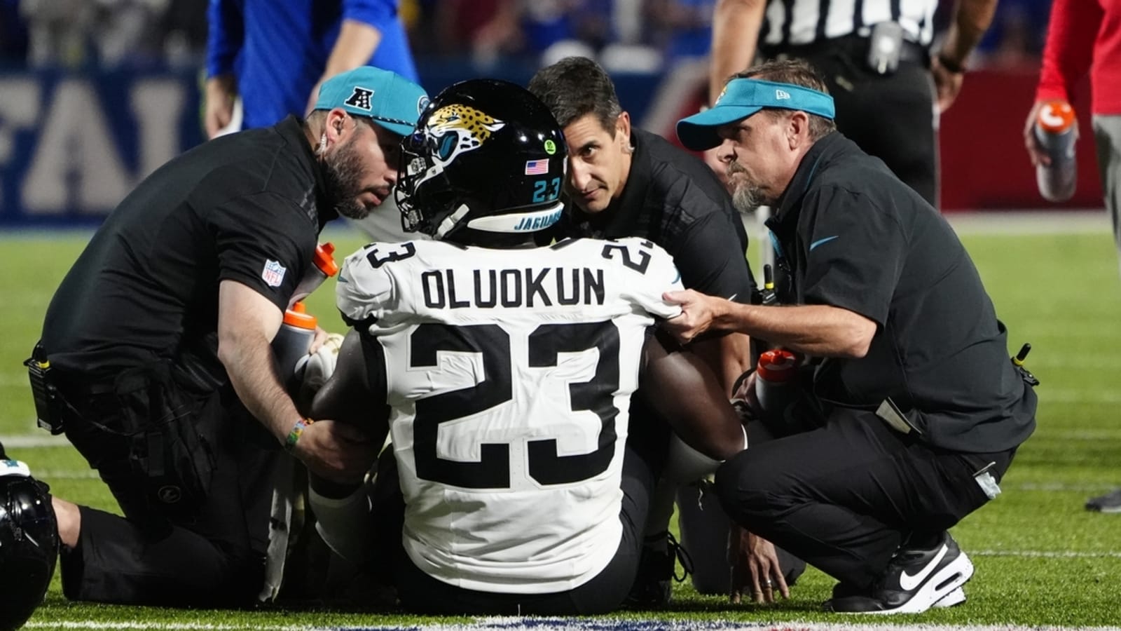 Jaguars put standout LB Foyesade Oluokun (foot) on IR
