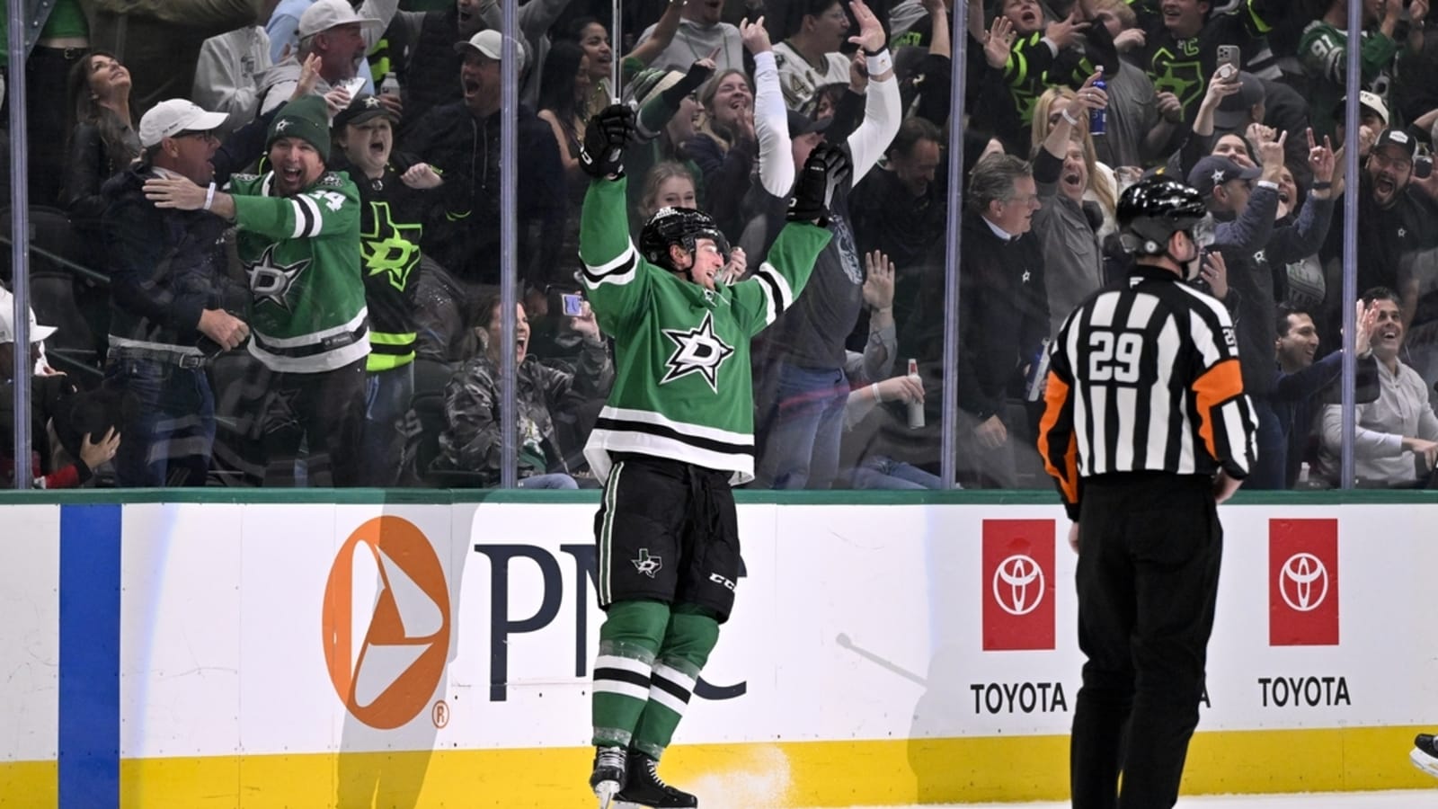 Thomas Harley&#39;s game-winning goal lifts Stars over Devils