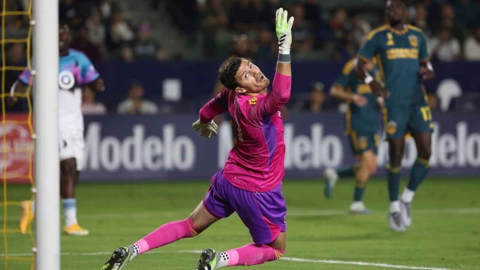 Galaxy, GK Jonathan Bond mutually part ways on eve of season