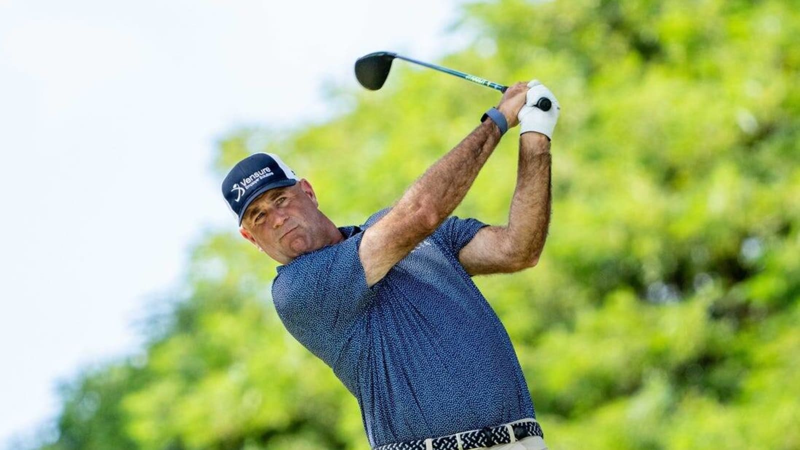 New grandfather Stewart Cink fires 62 to take lead at Cologuard