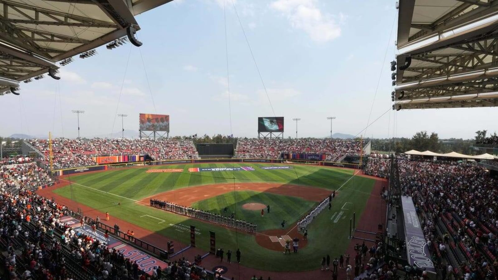 Astros crush Rockies in Mexico City Series opener