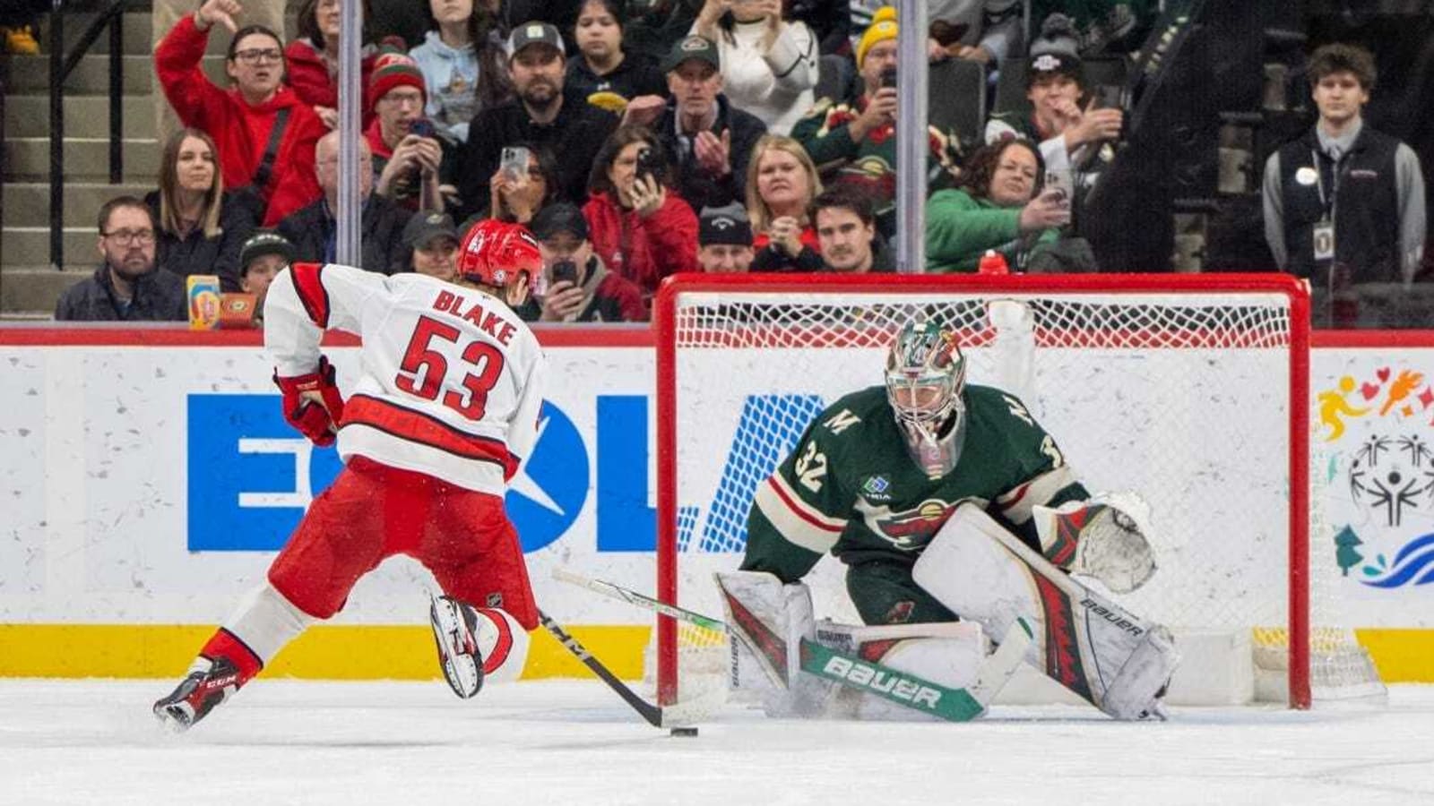 Newcomer Vinnie Hinostroza scores as Wild defeat Hurricanes