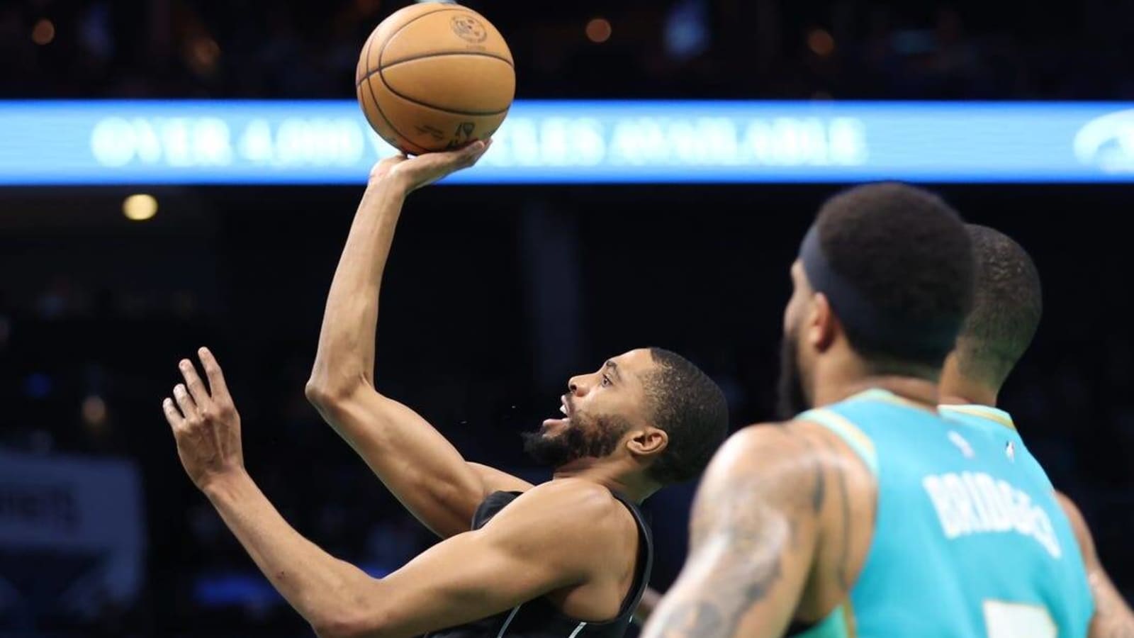 Hornets put away Nets, halt 6-game skid