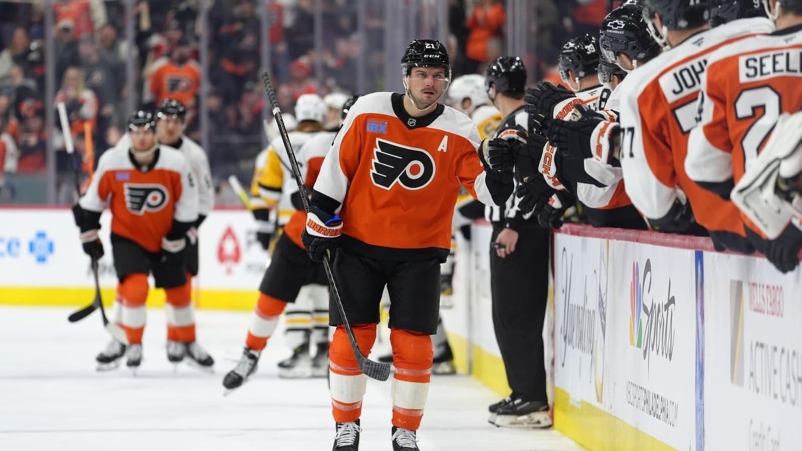 Flyers trade former first-round pick Scott Laughton to Maple Leafs