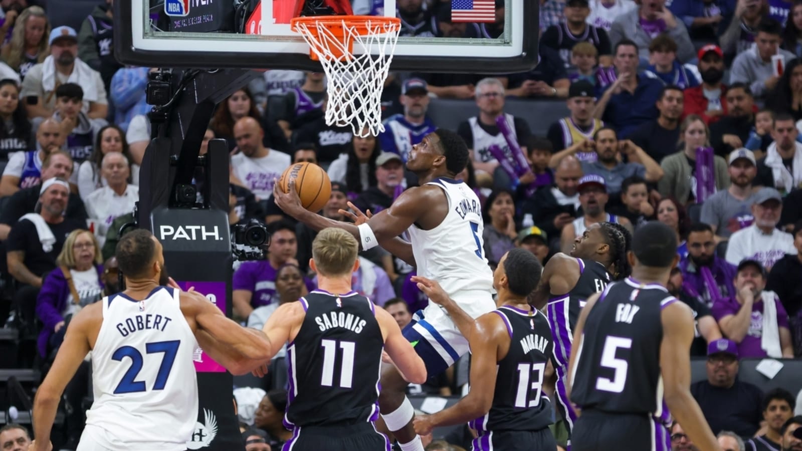 Anthony Edwards' free throws lift Timberwolves over Kings