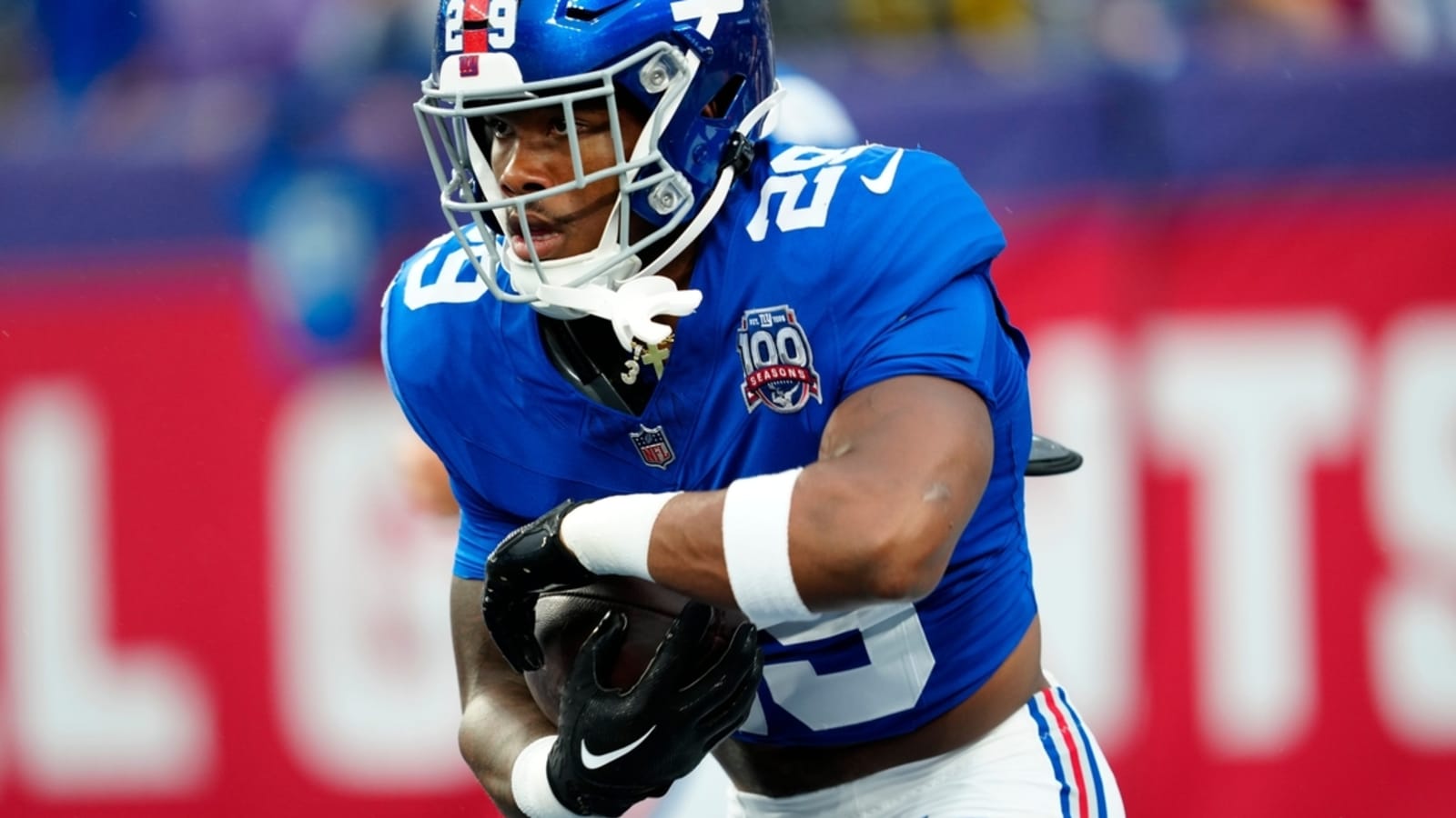 Giants RB Tyrone Tracy Jr. (leg) carted off field
