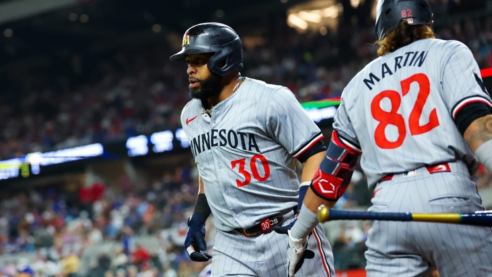 Twins seek four-game sweep vs. reeling Rangers
