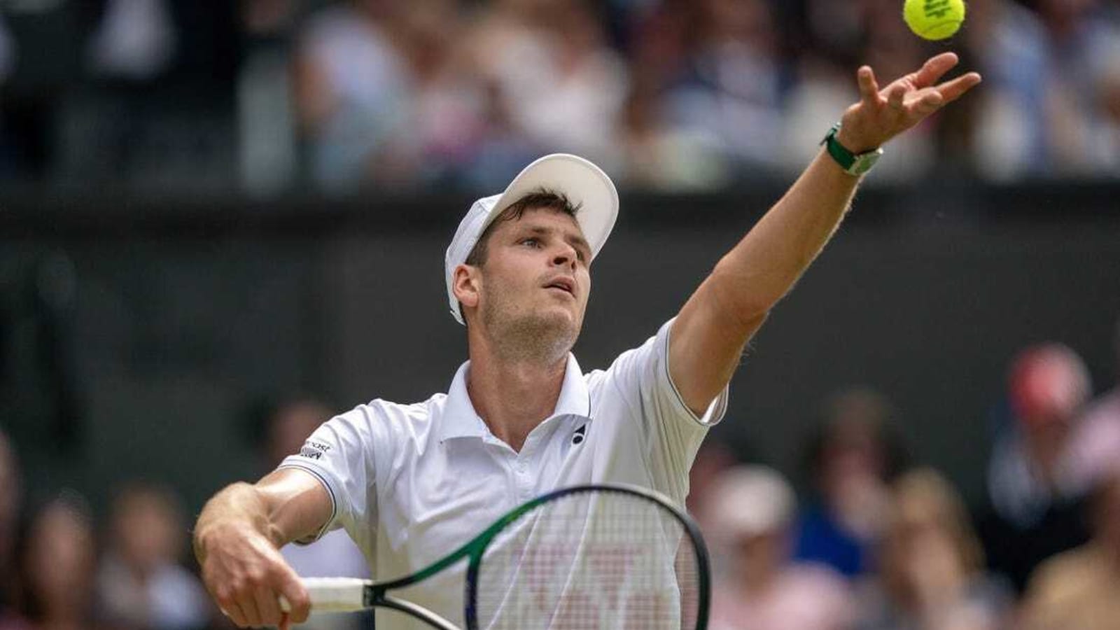 No. 7 Hubert Hurkacz injured, out at Wimbledon