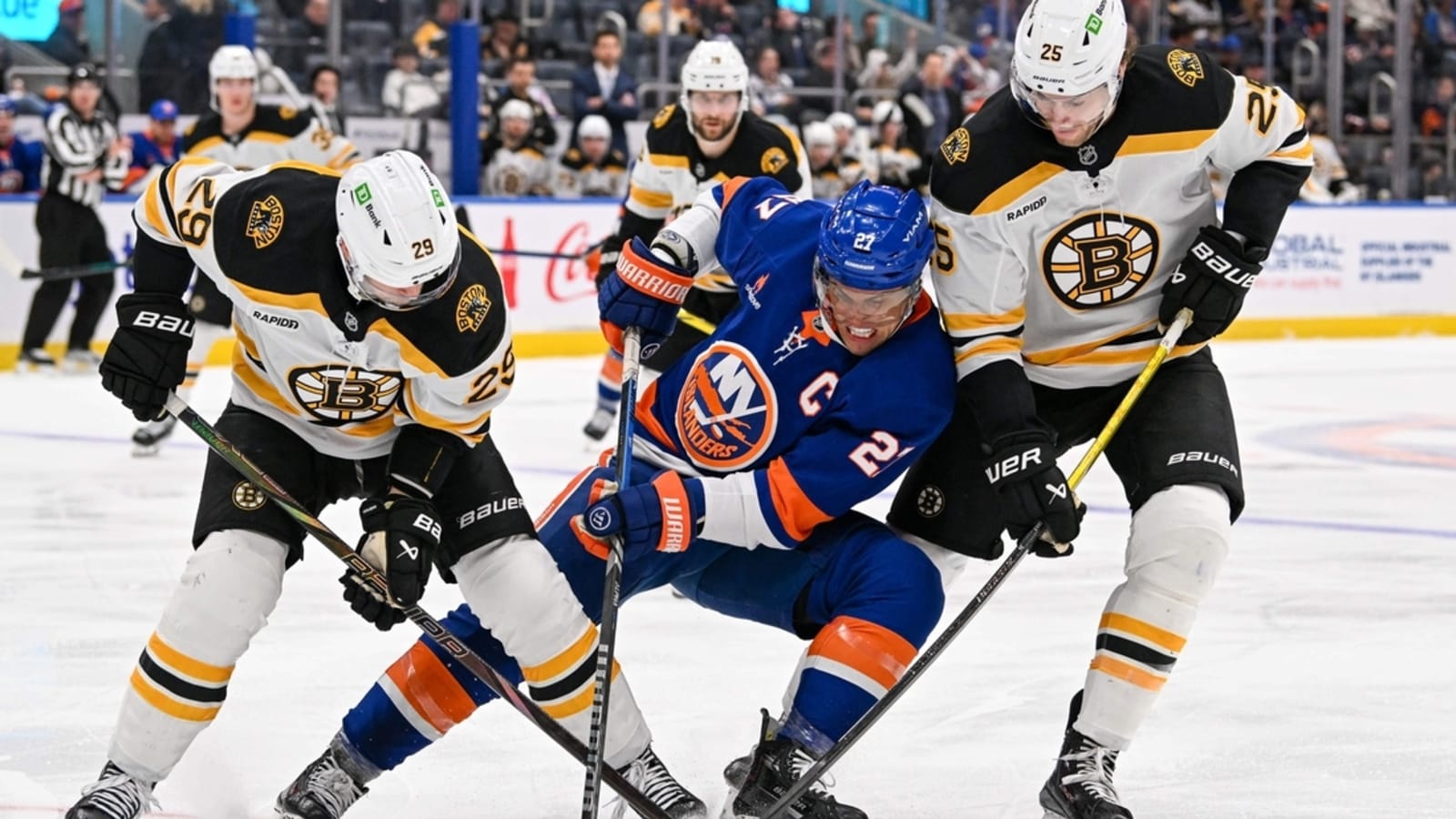 Bruins&#39; three-goal third keeps Islanders reeling