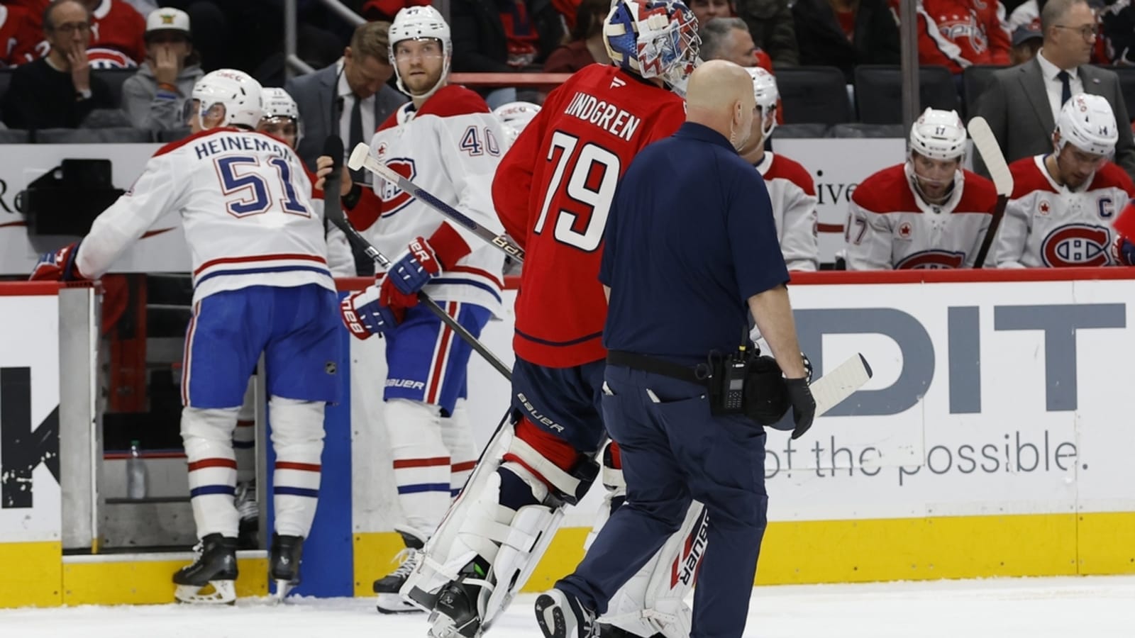 Caps G Charlie Lindgren exits with upper-body injury
